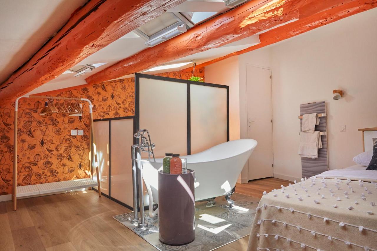 Remarkable Flat In The Historical Part Of Apartment
